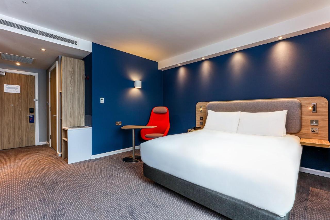 Holiday Inn Express & Suites - Basel - Allschwil By Ihg Экстерьер фото