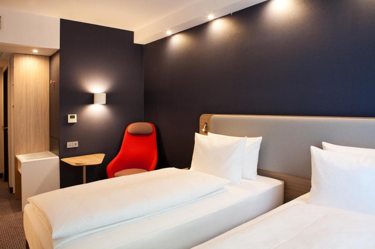 Holiday Inn Express & Suites - Basel - Allschwil By Ihg Экстерьер фото