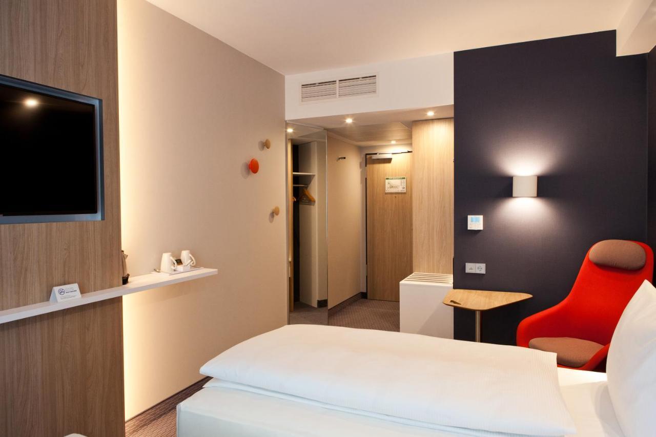 Holiday Inn Express & Suites - Basel - Allschwil By Ihg Экстерьер фото