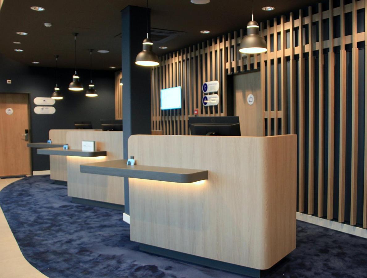 Holiday Inn Express & Suites - Basel - Allschwil By Ihg Экстерьер фото