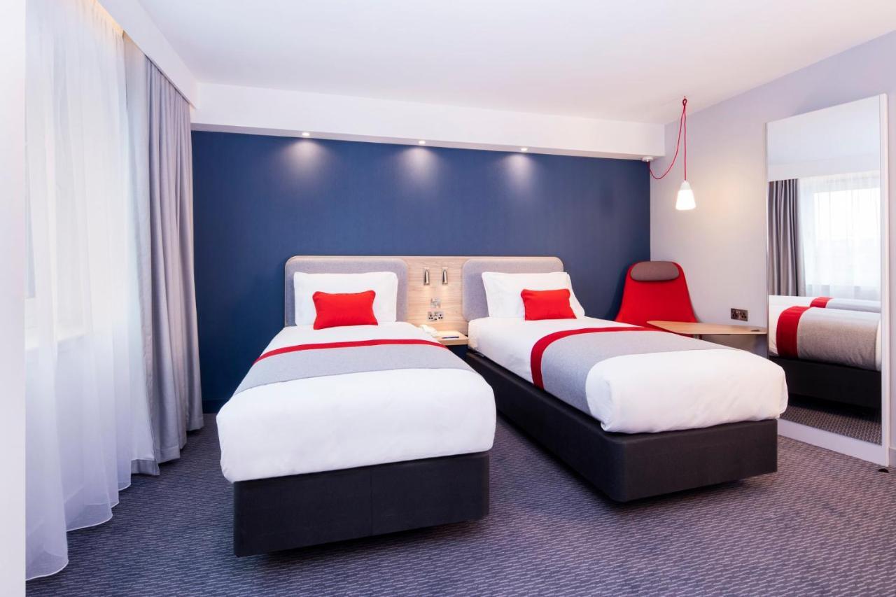 Holiday Inn Express & Suites - Basel - Allschwil By Ihg Экстерьер фото