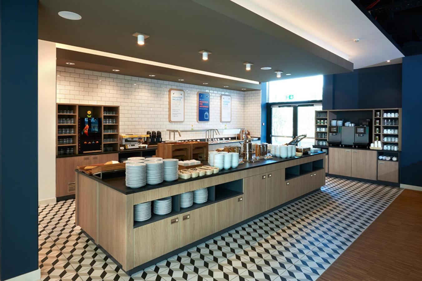 Holiday Inn Express & Suites - Basel - Allschwil By Ihg Экстерьер фото